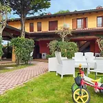 Cozy House With Shared Garden * Бибионе