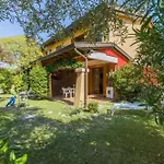 Cozy House With Shared Garden Бибионе