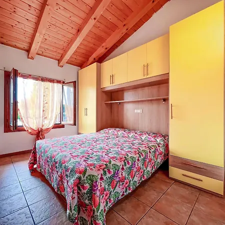 Cozy House With Shared Garden Bibione