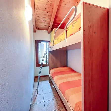 Apartment Cozy House With Shared Garden