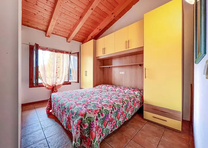 Cozy House With Shared Garden Bibione