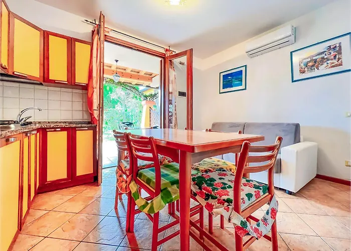 Apartment Cozy House With Shared Garden *